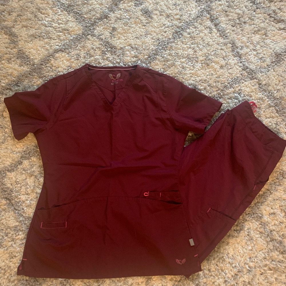 Woman’s Smitten Scrub Set - Size Medium -  Color Maroon